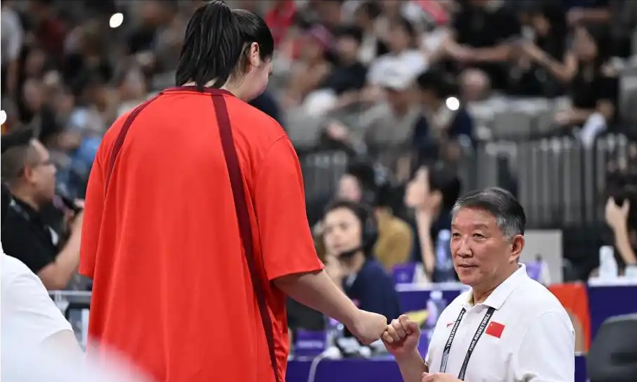 包含上海申花国际比赛日单刀错失；志在NBA季后赛名次提升；目标明确；临场指挥获称赞的词条