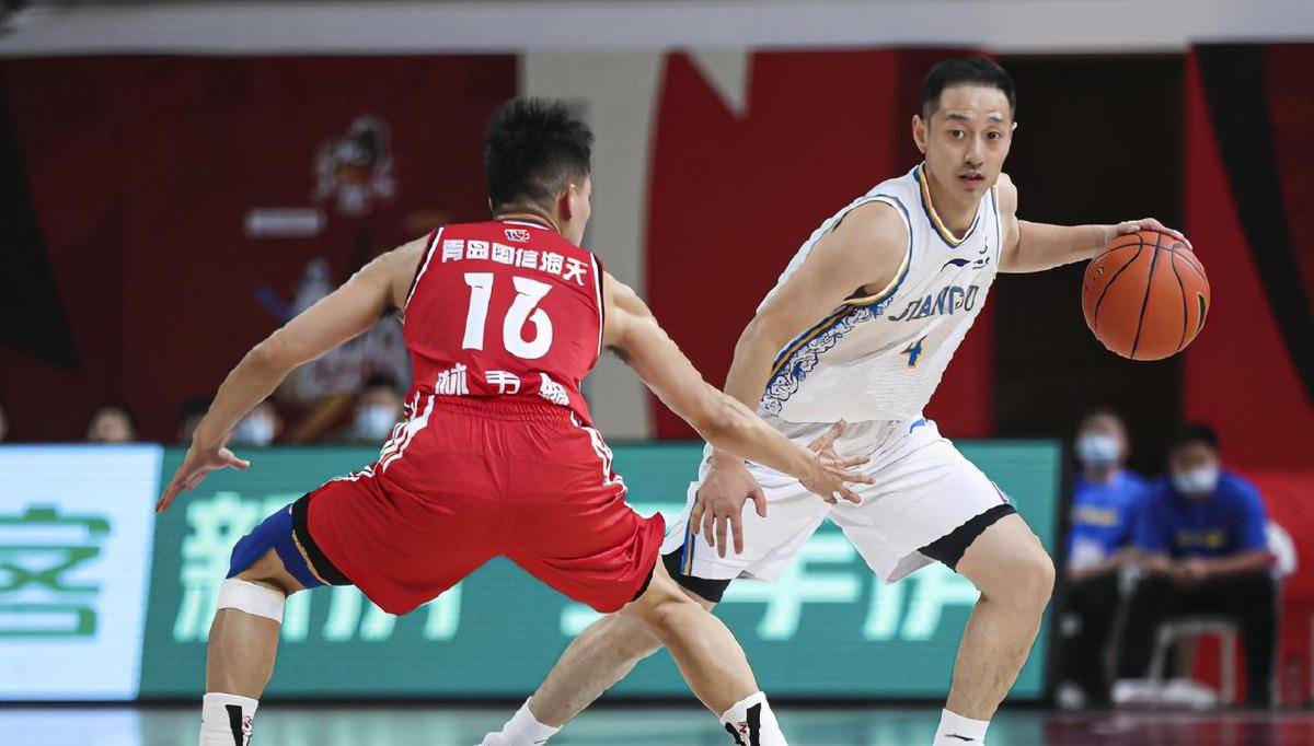 上海海港发布备战花絮；冲刺阶段复出首秀；CBA常规赛任务艰巨；医务组通报恢复的简单介绍