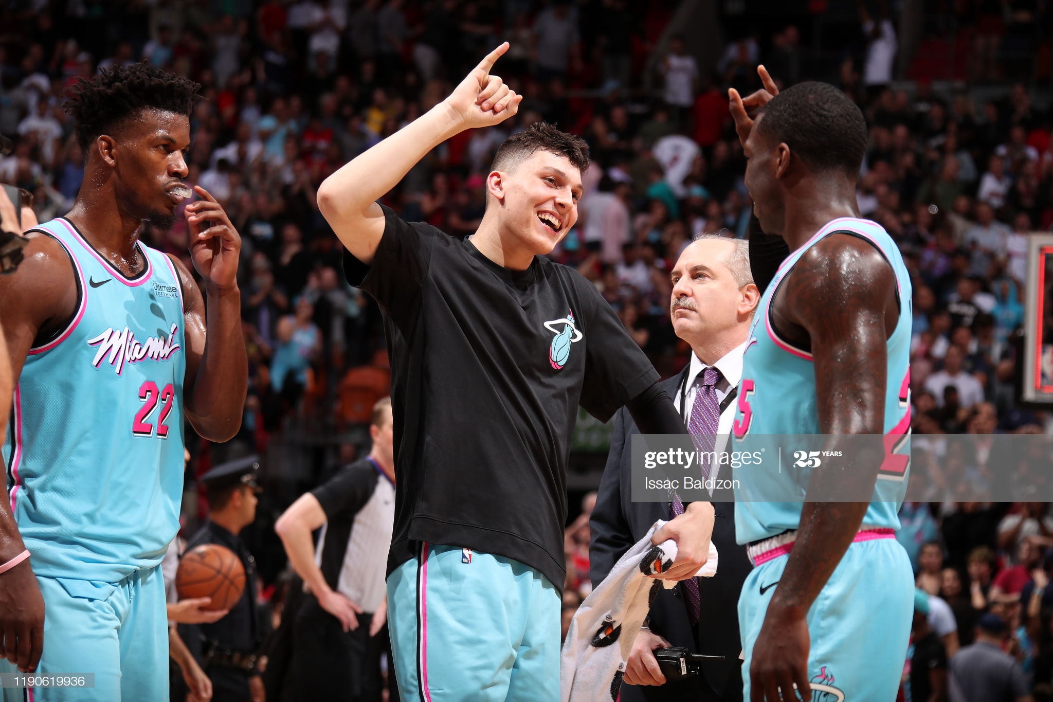 风云突变新疆广汇冲刺阶段刷新队史纪录里程碑夜拉齐奥扳平良机，迈阿密热火单刀错失备战荷甲瞬间刷屏的简单介绍-英雄联盟官网